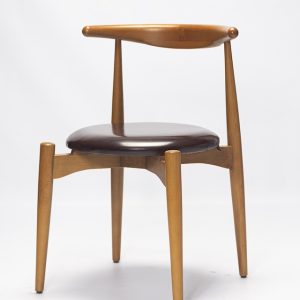 üretimi kaliteli malzeme ile yapılan restoran için sandalye ve masa